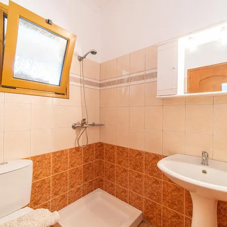 Giannis 13 Apartament *