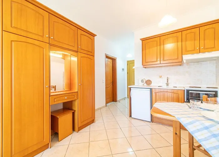 Giannis 13 Apartament *